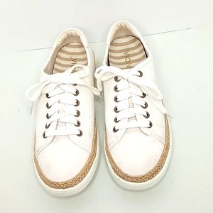 Vionic Sunny Hattie Canvas Low Top Sneakers - Cream -Women's size 7.5